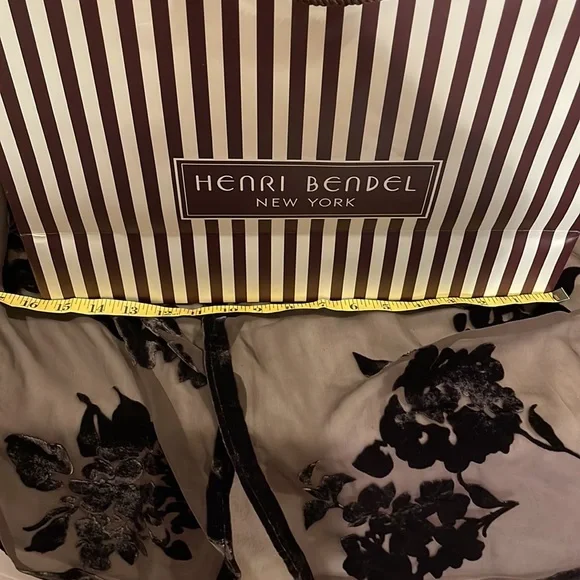 Henri Bendel | Shopping Bag | EUC | 16” x 12” x 5.5” - Picture 7 of 9